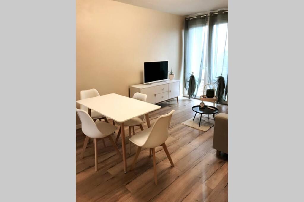 Serenidad - Appartement Cosy 50M2 Et Parking Châteauroux Exteriör bild